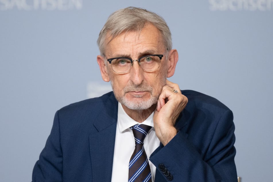 Innenminister Armin Schuster: "Die Finanzierung von Brand- und Katastrophenschutz verlangt Beständigkeit."