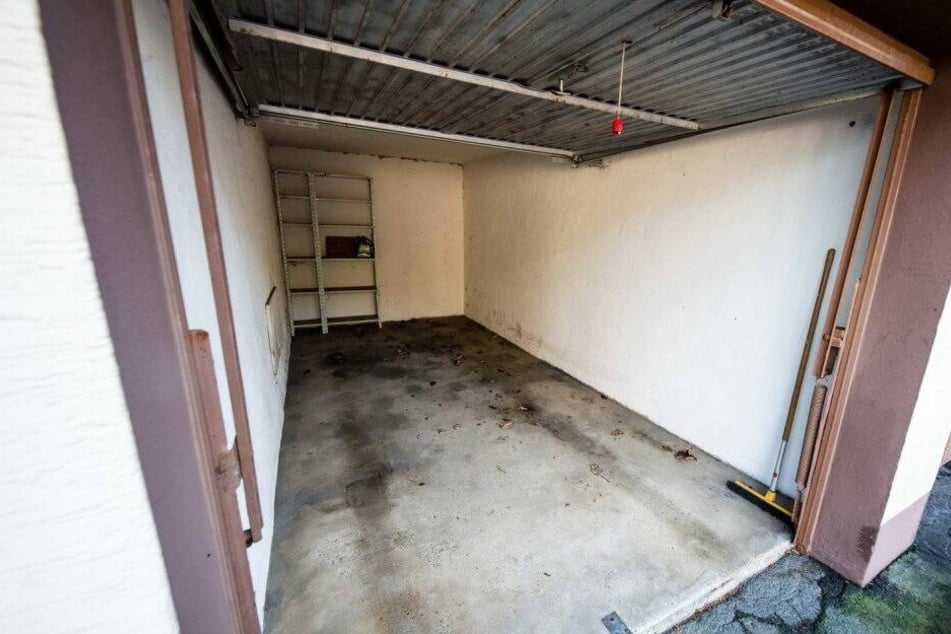 In dieser Garage in Bielefeld fand man die Leiche der 34-Jährigen.