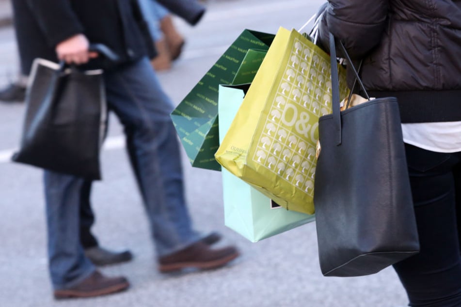 Tragen wir die Einkaufstüten bald auch am Sonntag durch die Gegend?