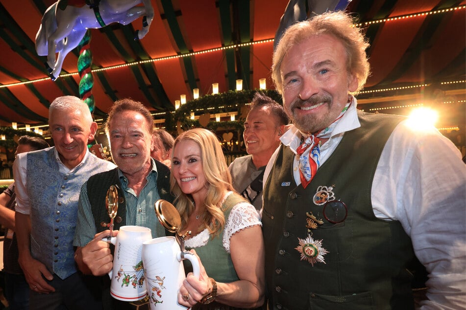 Thomas Gottschalk (75, r.) feierte nach dem Anstich lieber im privaten Kreis.