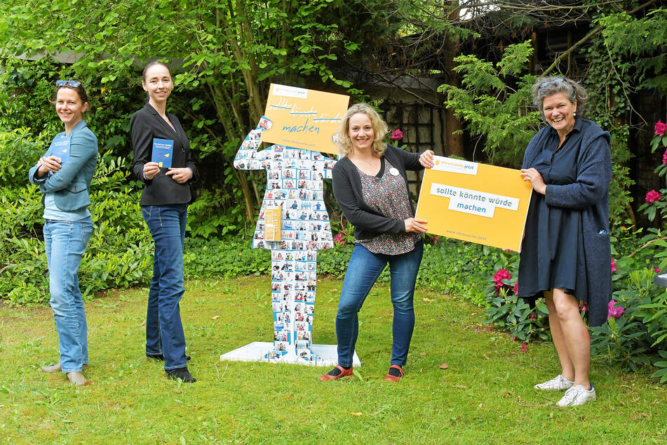 Anja Dietel (40, v.l.n.r.) vom Bürgermeisteramt, Bürgermeisterin Kristin Kaufmann (43), Annekatrin Jahn (36) und Katrin Sachs (52) von der Bürgerstiftung freuen sich über das Engagement.