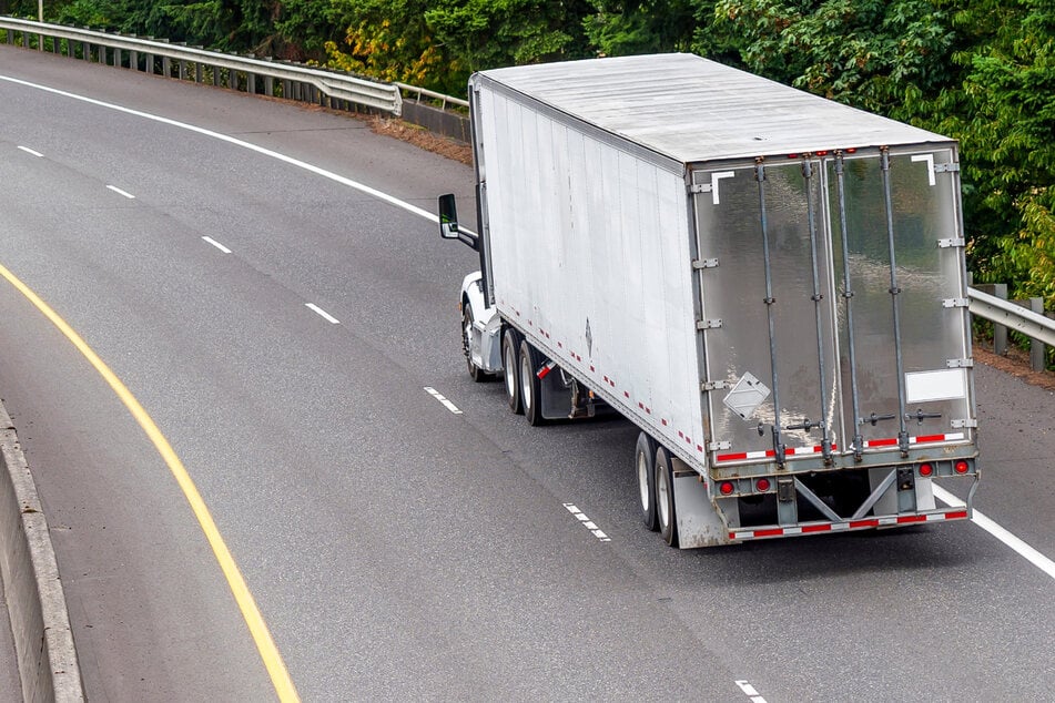 Lkw-Anhänger im Harz geklaut: Millionen-Schaden