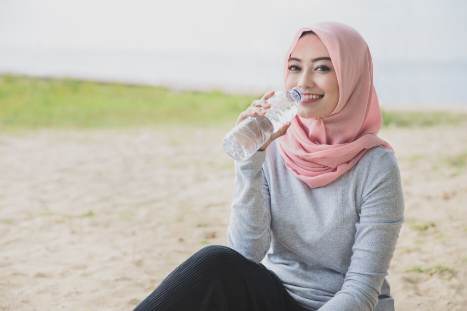 Immer mehr Menschen greifen zur Glas- statt zur Plastikflasche.