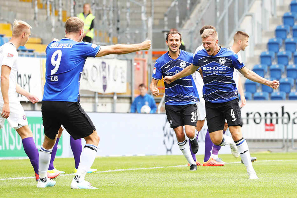 Der Dosenöffner: Joakim Nilsson (r.) bejubelt seinen Treffer zum 1:0 für Arminia Bielefeld.