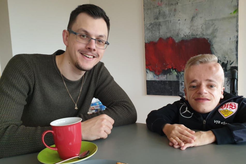 Niklas Luginsland (rechts im Bild) im Gespräch mit TAG24-Redakteur David Frey.