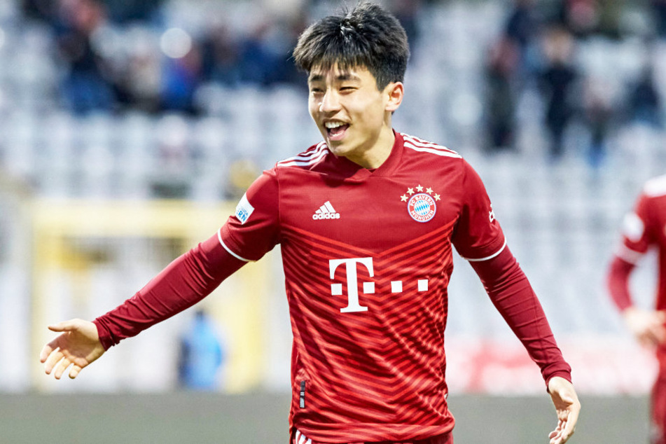 Hyunju Lee (19) hat beim FC Bayern München dank überzeugender Leistungen vorzeitig einen Vertrag bis zum Sommer des Jahres 2025 erhalten.