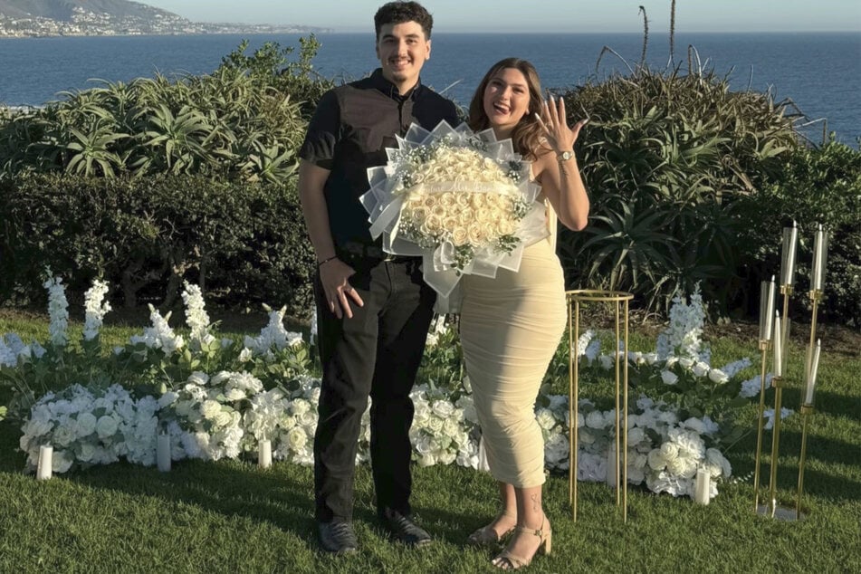 Hayley Lugo und ihr frisch Verlobter Emmanuel Banuelos ließen sich ihren romantischen Moment von den rassistischen Beschimpfungen nicht verderben.