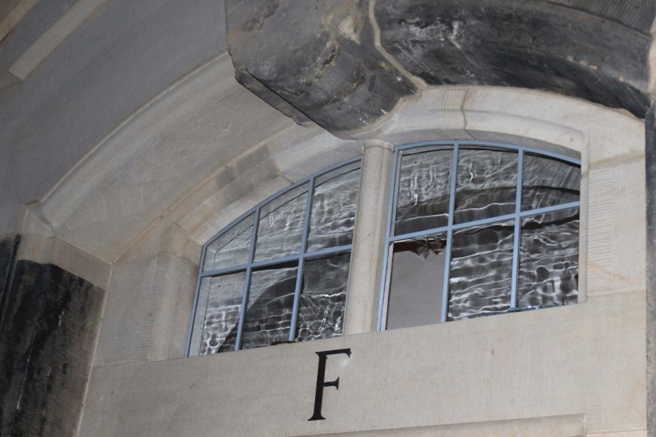 Dieses Fenster hat der Dieb offenbar eingeschlagen.
