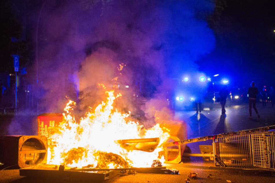 Randalierer hatten beim G20-Protest Barrikaden aufgestellt und angezündet (Archivbild).
