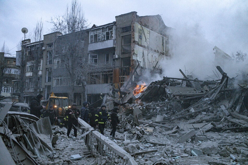 Ukraine-Krieg: Rakete auf Charkiw, Verletzte in Slowjansk