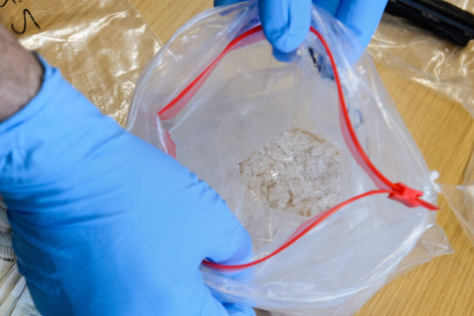 Von der Polizei sichergestelltes "Crystal Meth": 631 Kilo davon wurden jetzt in einer Lagerhalle bei Barcelona gefunden. (Symbolbild)