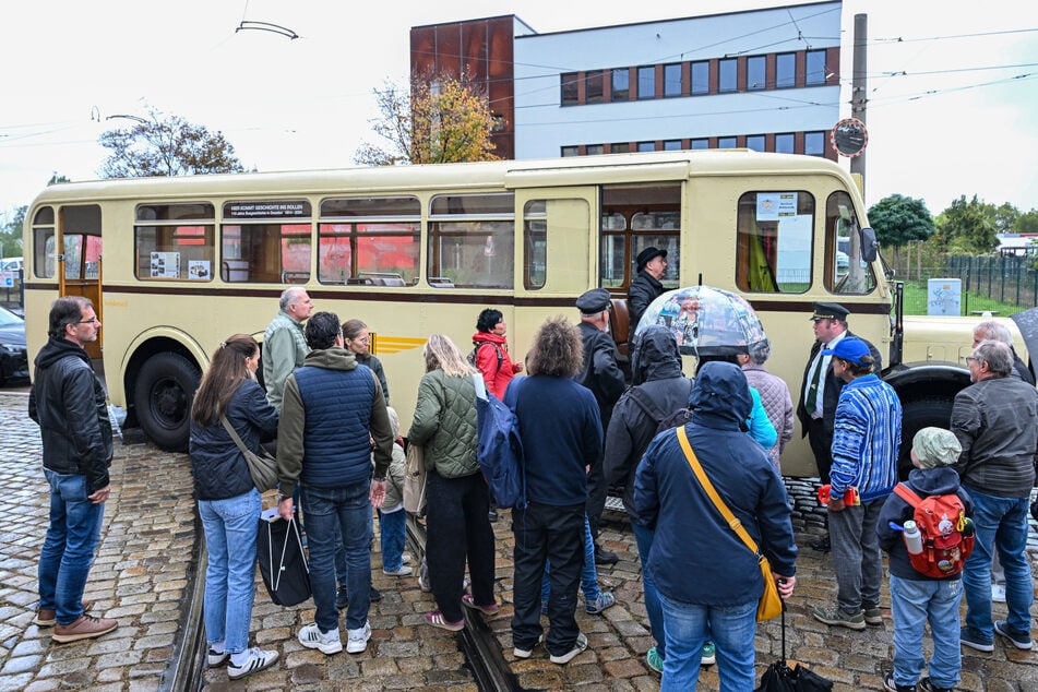 Das Interesse an einer Fahrt mit dem Büssing-Bus war so groß, dass mehrfach auch außerplanmäßig gefahren wurde.