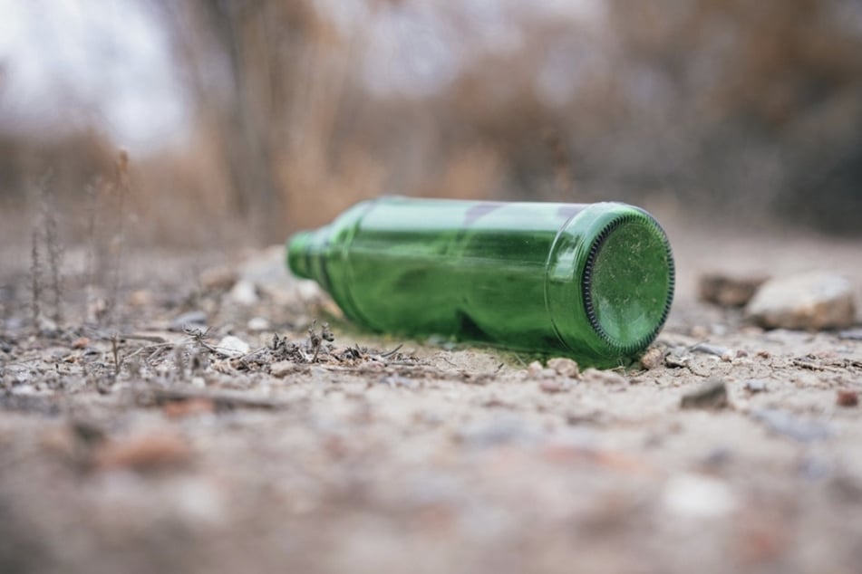 Die 18-Jährige wurde mit einer Bierflasche verletzt. (Symbolfoto)