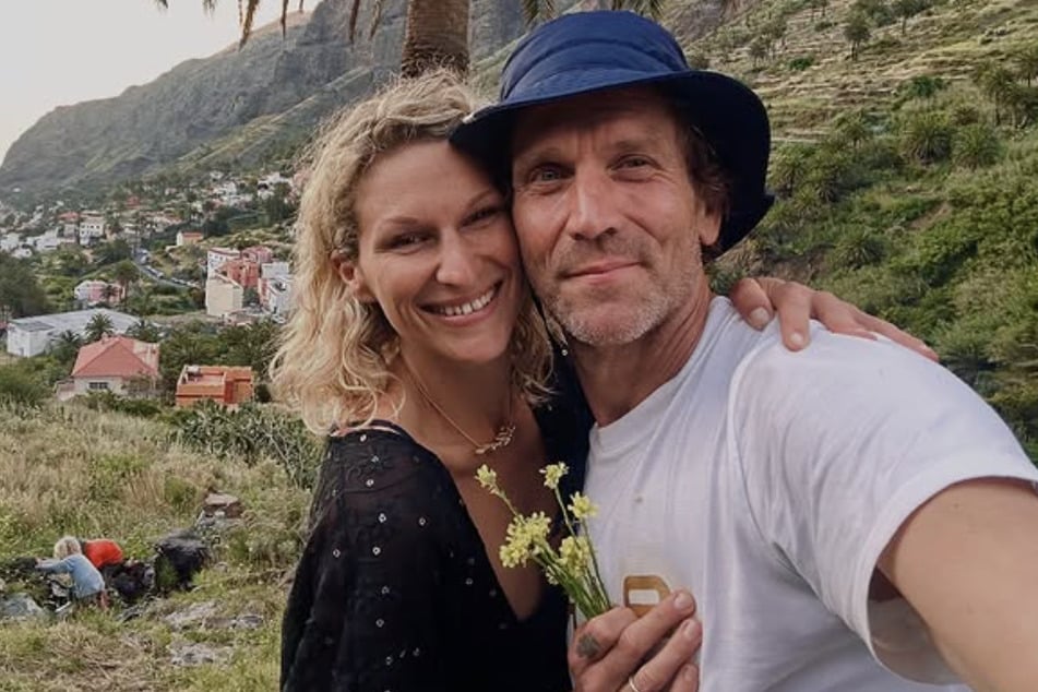 Nach einer gefühlten Ewigkeit konnten Janni (35) und Peer Kusmagk (51) endlich wieder auf ein Date gehen.