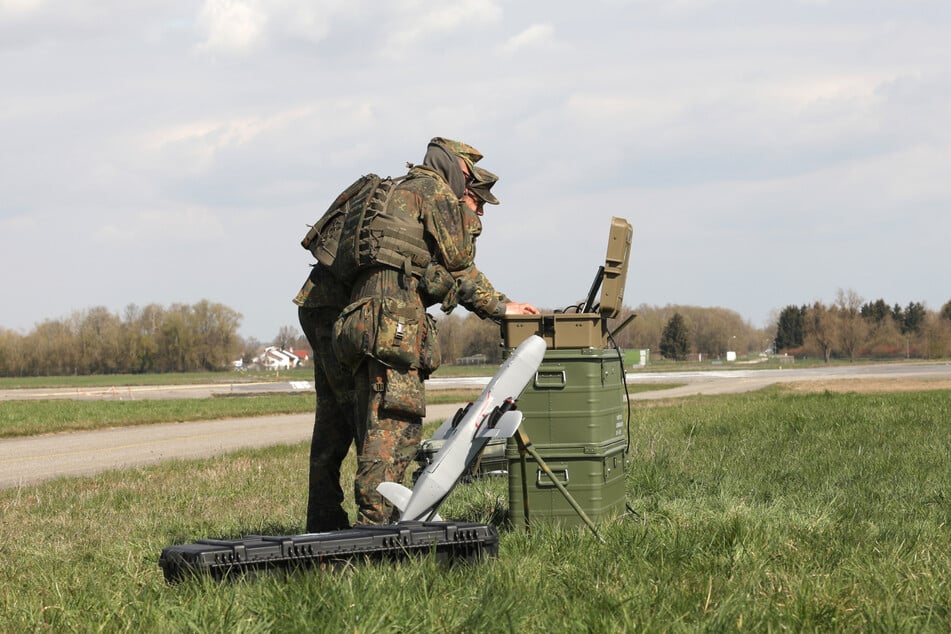 Mithilfe modernster Abfangdrohnen will die Bundeswehr insbesondere ihre eigenen Standorte vor feindlichen Drohen schützen.