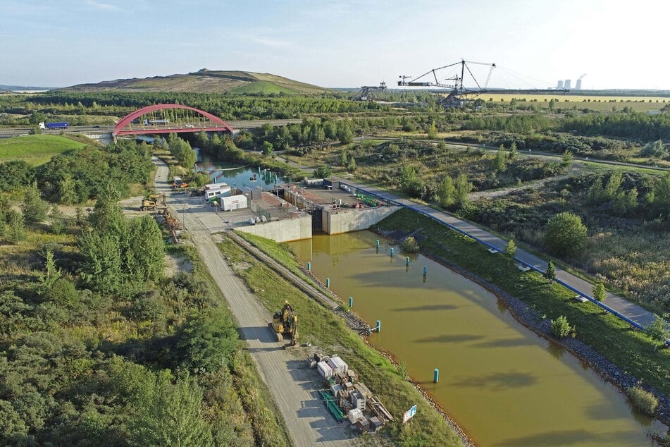 Diese Schleuse zwischen Markkleeberger und Störmthaler See ist seit März 2021 für die Schifffahrt gesperrt.