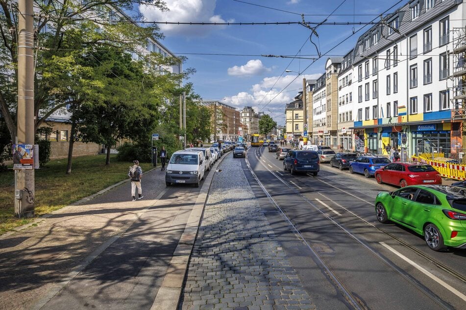 Auf der Königsbrücker Straße wurde in der Nacht zum Mittwoch ein 17-Jähriger verletzt. (Archivbild)