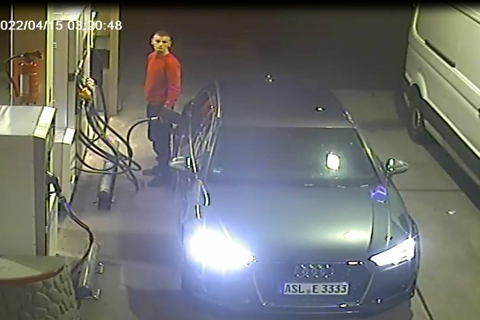 Dieser Mann soll erst einen Audi gestohlen und dann mit diesem Tankbetrug begangen haben.