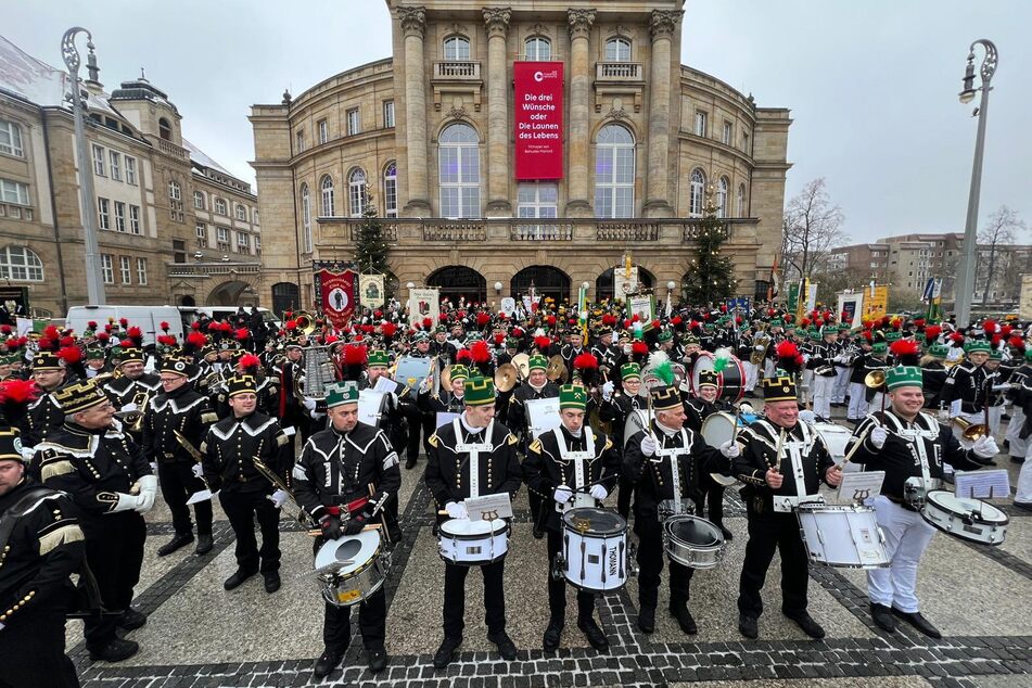 Chemnitz: Chemnitzer Bergparade läutet Weihnachtszeit ein