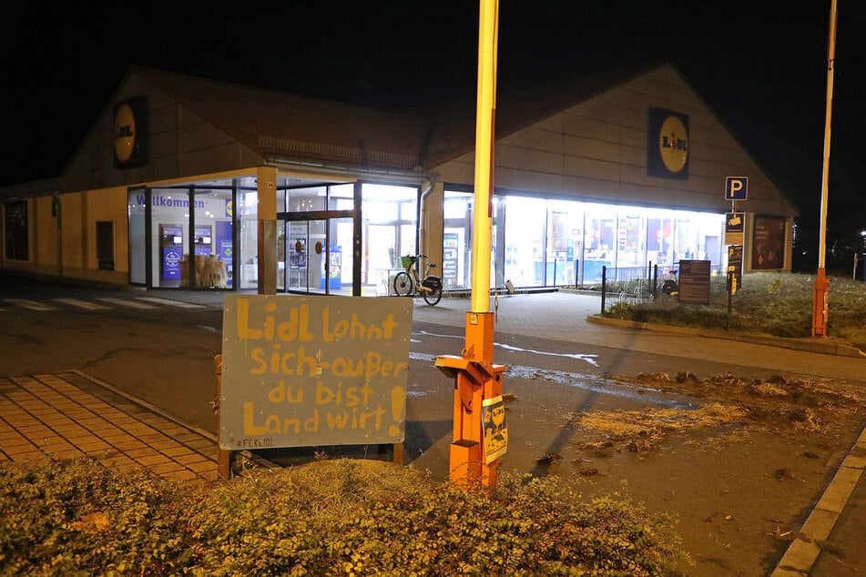 Dresdner Landwirte haben ihren Unmut auch mit einem Schild kundgetan.