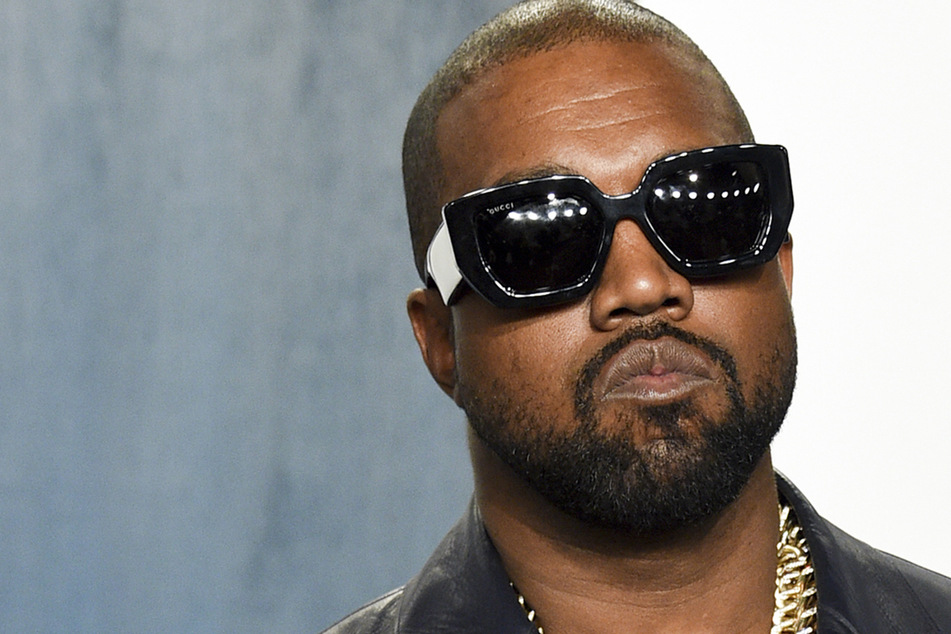 Bei Kanye West ist nicht nur der Name neu: "Ye" überrascht mit bizarrem Auftritt