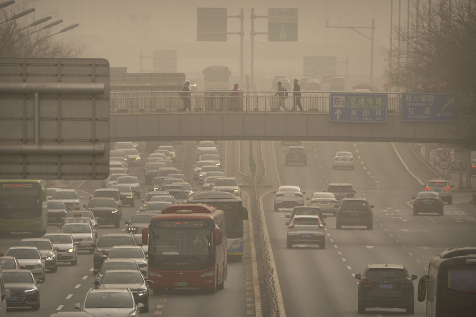 Der Index für die Luftverschmutzung in Peking stieg am Montagabend weit über die Skala-Obergrenze auf 1300.