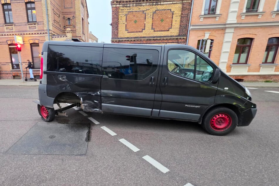 Die Radaufhängung des Renault wurde herausgerissen.