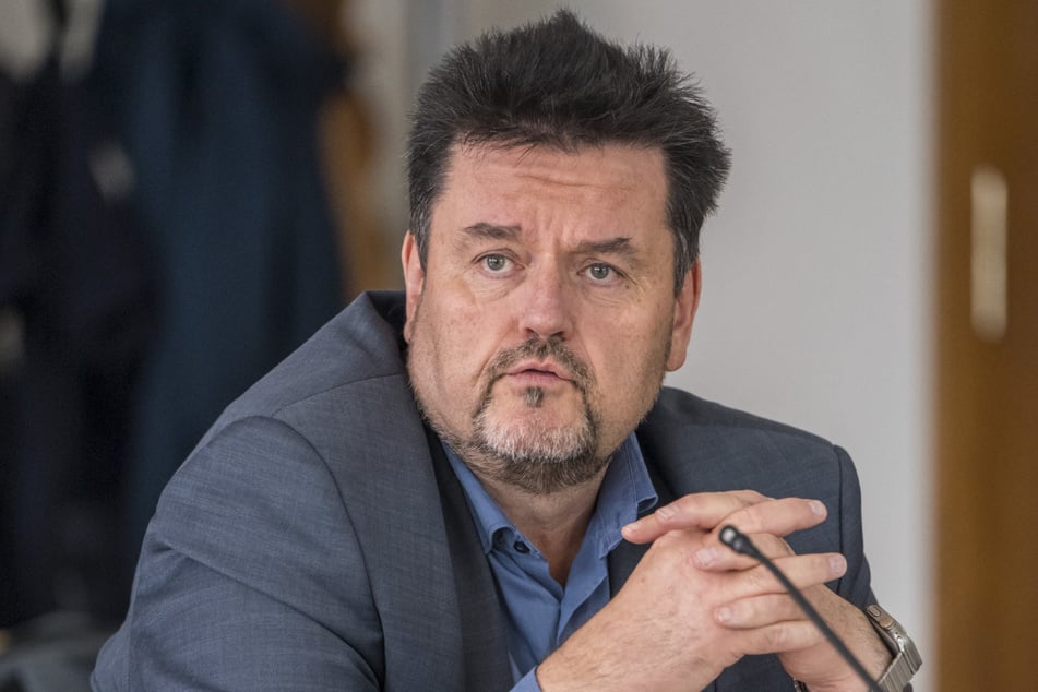 CVAG-Chef Jens Maiwald (63) steht vor der nächsten Hitzefrage: Wie robust ist der Chemnitzer Nahverkehr, wenn Sommer mit über 40 Grad zur neuen Belastungsprobe werden?