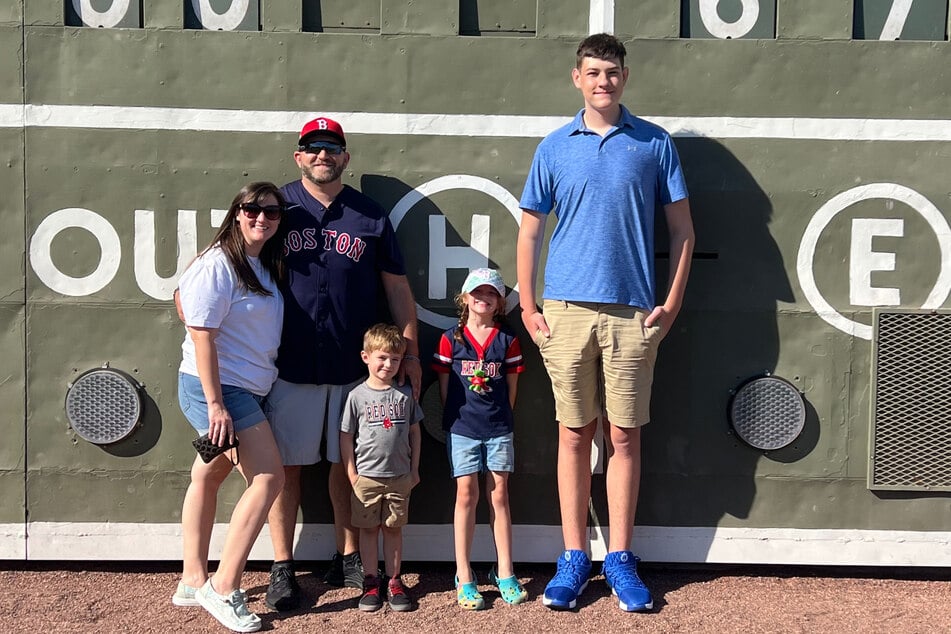 Gabriel wird von seiner Familie in der schwierigen Situation unterstützt.