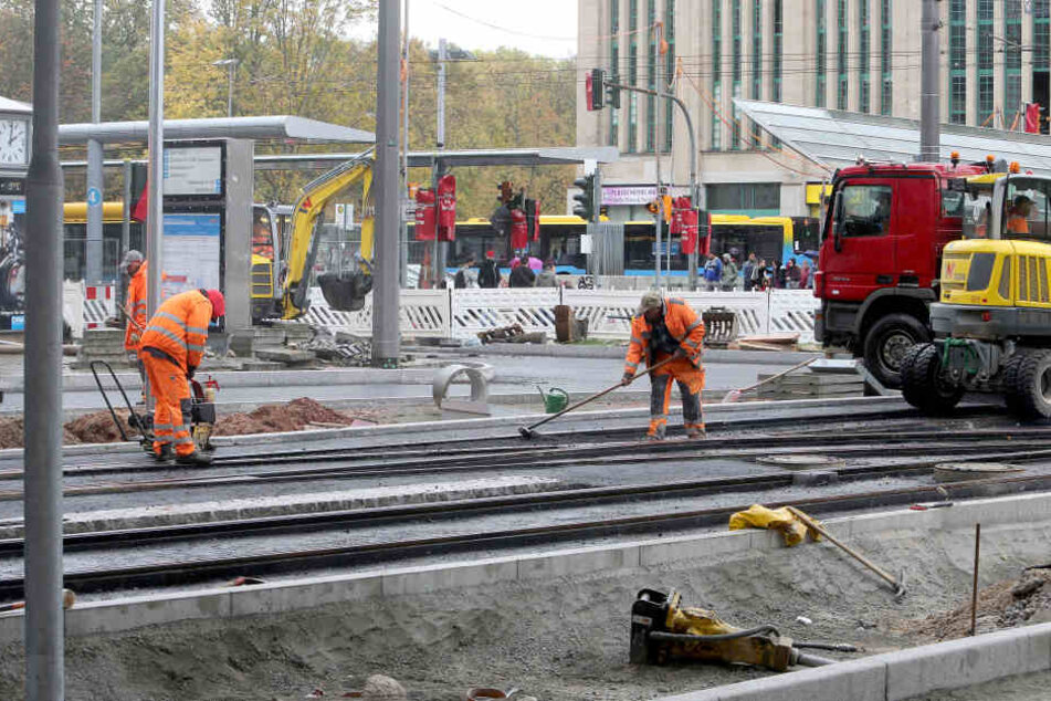 Derzeit wird noch an der Einfahrt zur Rathausstraße gearbeitet.