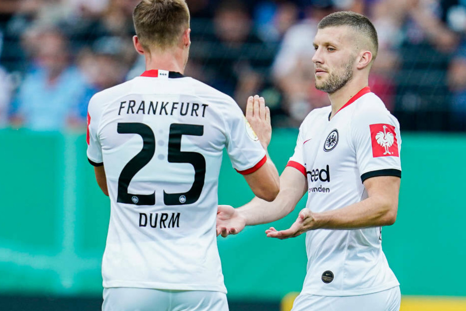 Ante Rebic (re.) besiegelte dann letztlich mit seinen drei Treffern das Schicksal der Mannheimer.