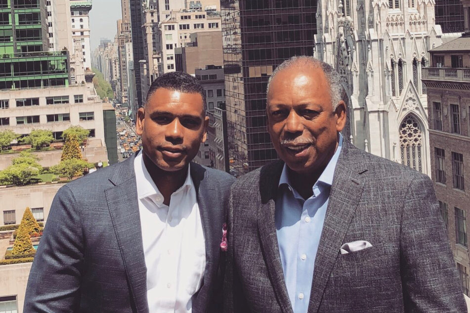 Allan Houston (l.) and his father Wade.