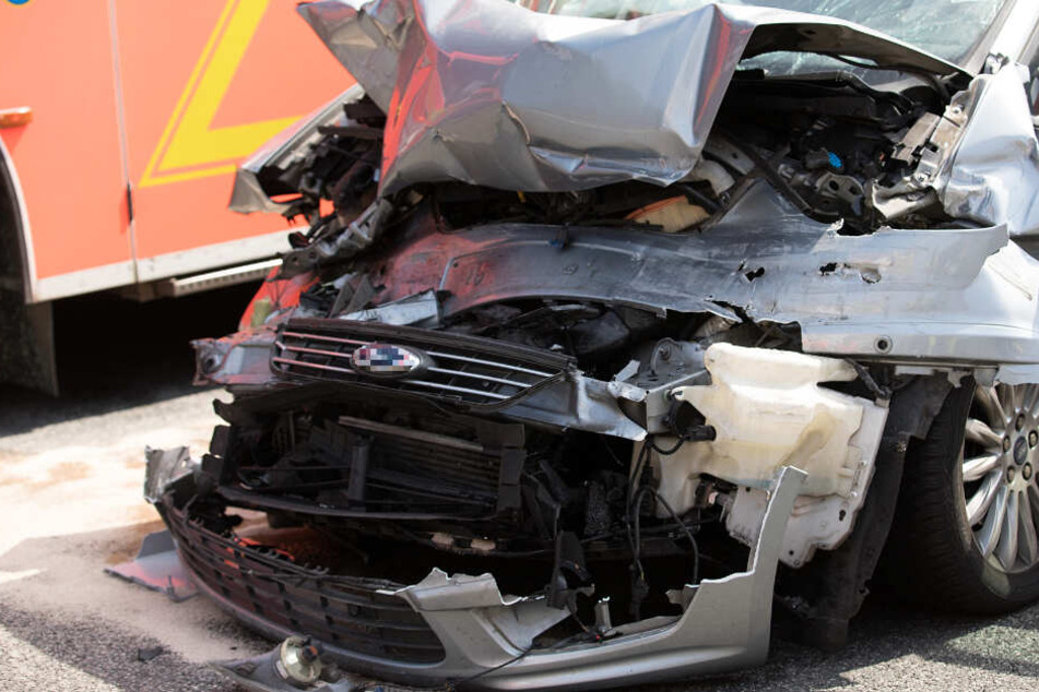 Der Unfall ereignete sich am Montag gegen 14.30 Uhr auf der A67 in Südhessen.