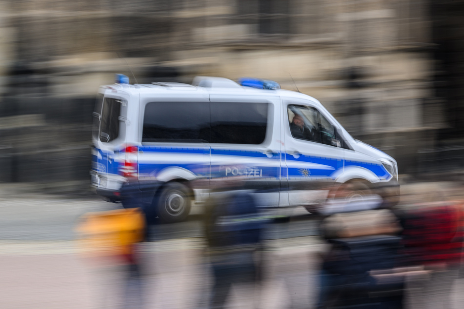 Die Ludwigsburger Polizei hatte es nach einem Unfall mit Schaulustigen zu tun. (Symbolbild)