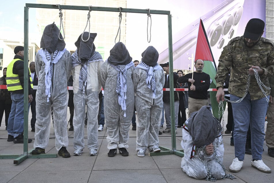 Skandal-Aktion am Alex: Berlin verbietet bei Demos Darstellungen von Hinrichtungen