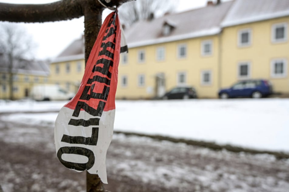 Am 8. März hatten die Einsatzkräfte zwei Leichen in einer Wohnung in Bad Lauchstädt entdeckt.