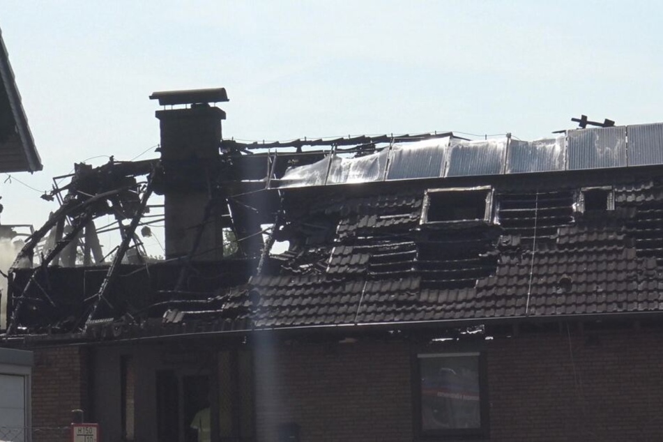 Das Feuer richtete großen Schaden an dem Haus an.