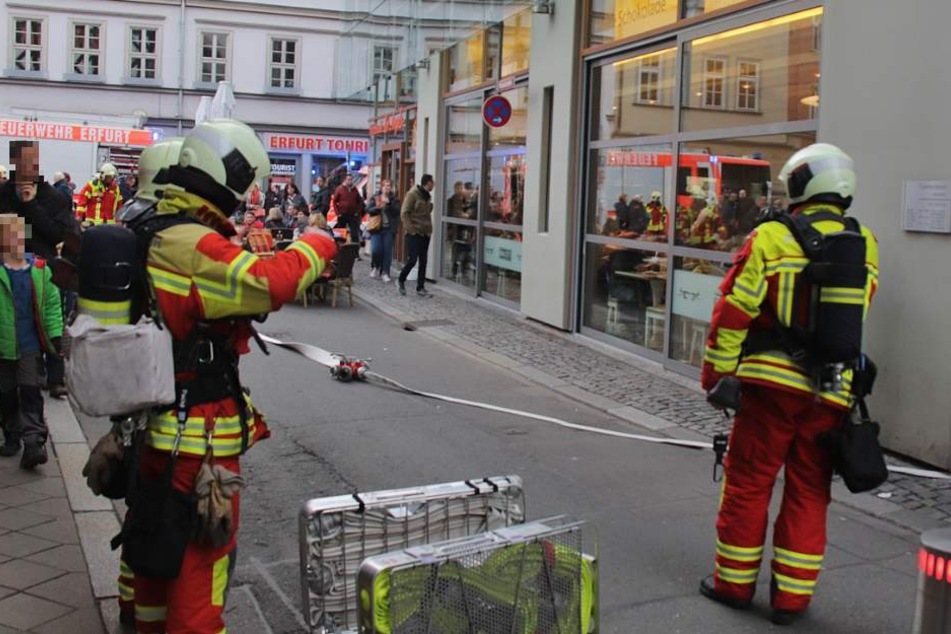 Zunächst musste der Brandherd lokalisiert werden.