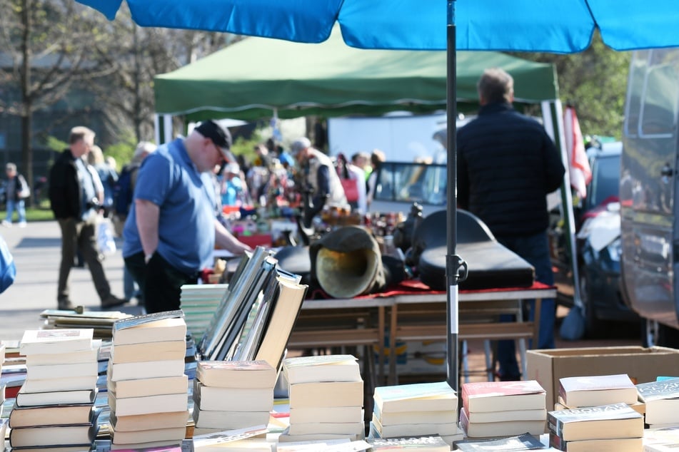 Auf dem Flohmarkt am Haus der Presse gibt es wieder eine Menge zu trödeln. (Archivbild)