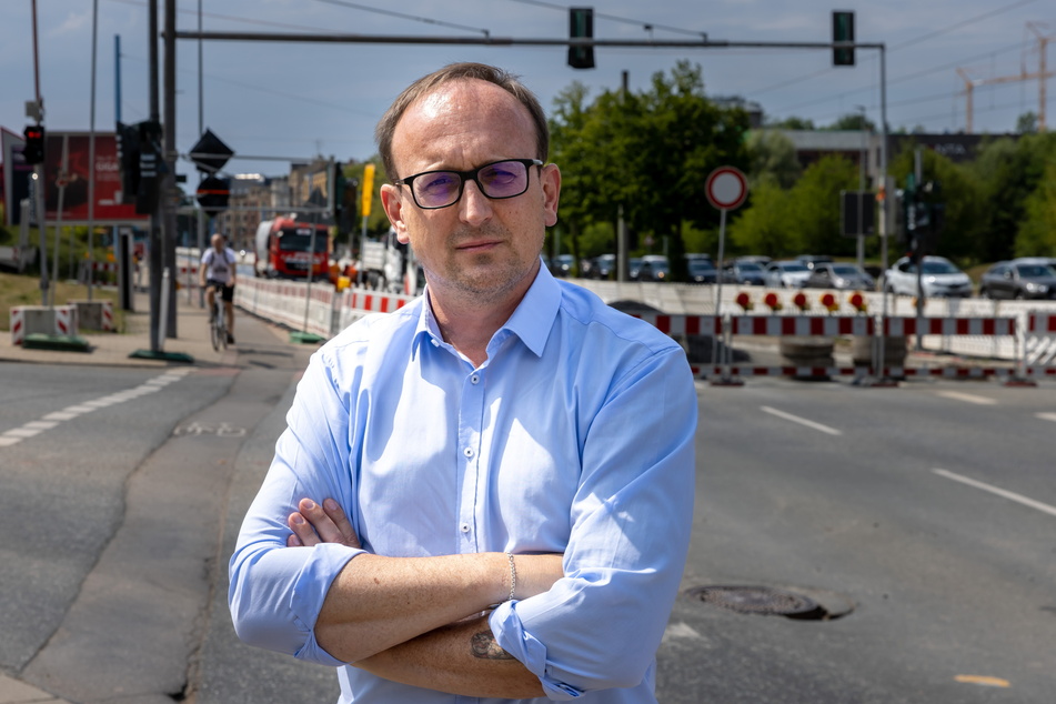 Jörg Vieweg (51, SPD) drängt darauf, dass alle Bauarbeiten termingerecht abgeschlossen werden.