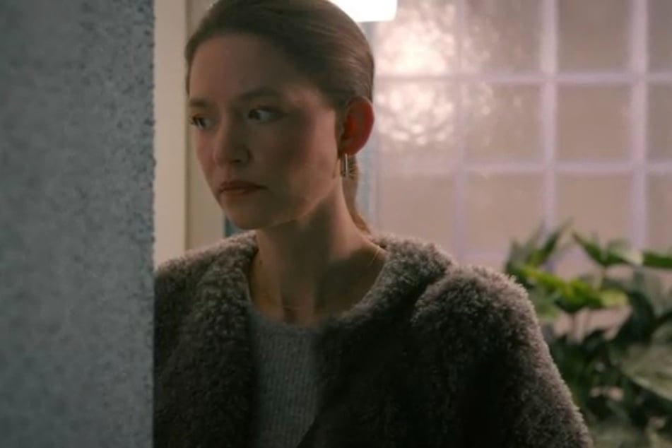 Nathalie hört alles mit.