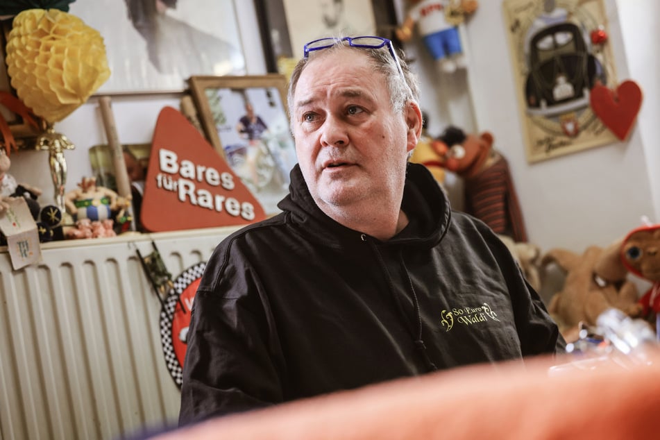 Walter "Waldi" Lehnertz (59) warnt seine Fans vor einem Betrüger.