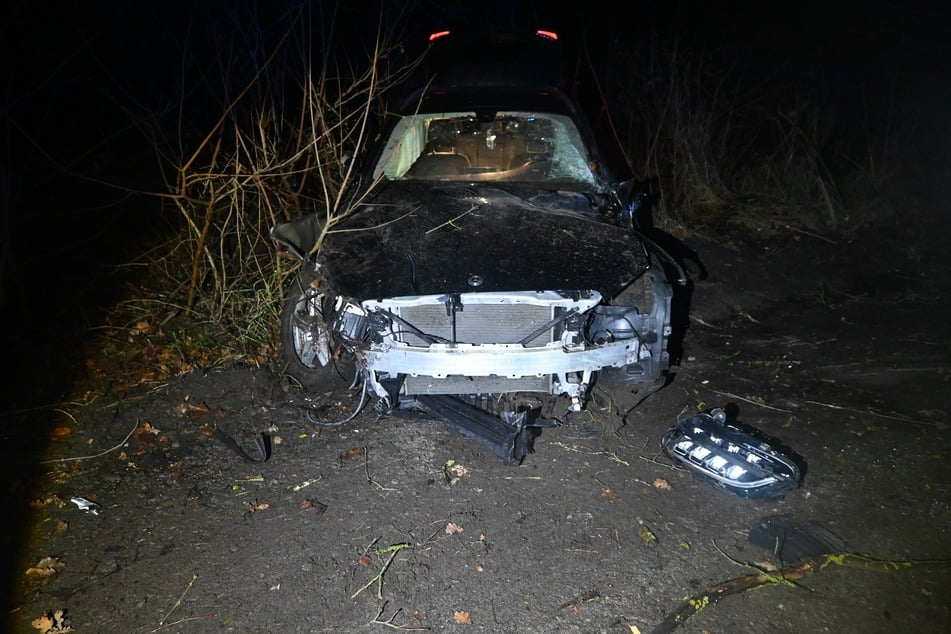 Ein Autofahrer wurde bei einem Wildunfall bei Salzwedel schwer verletzt.
