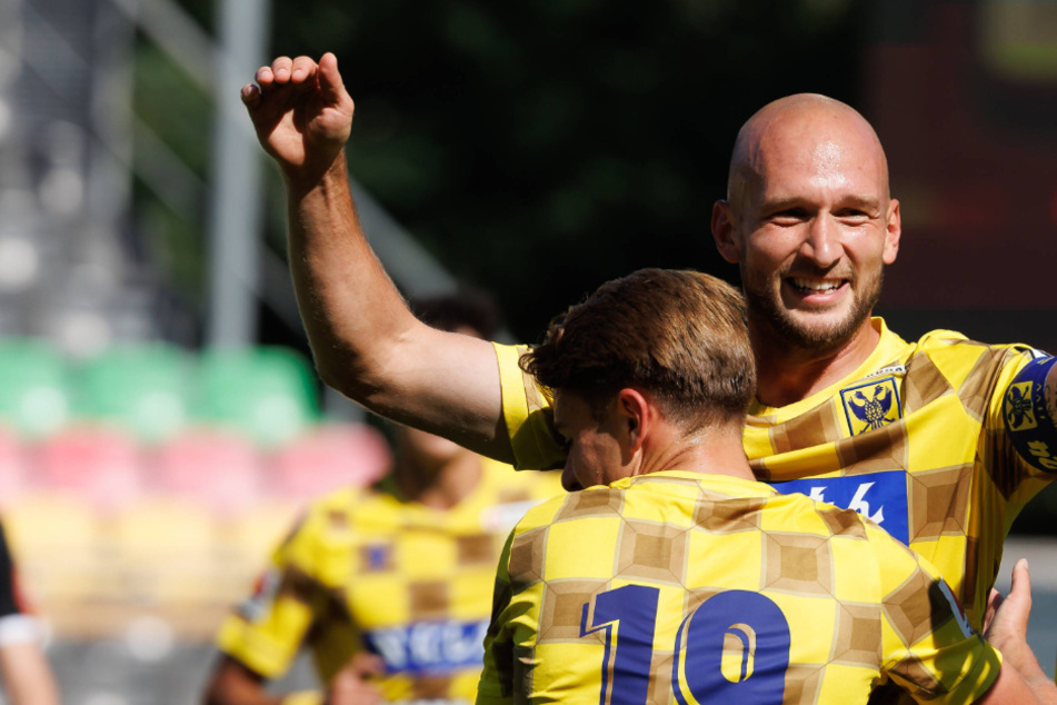 Ex-Dynamo Toni Leistner schießt sein Team mit goldenem Tor zum ersten Saisonsieg!