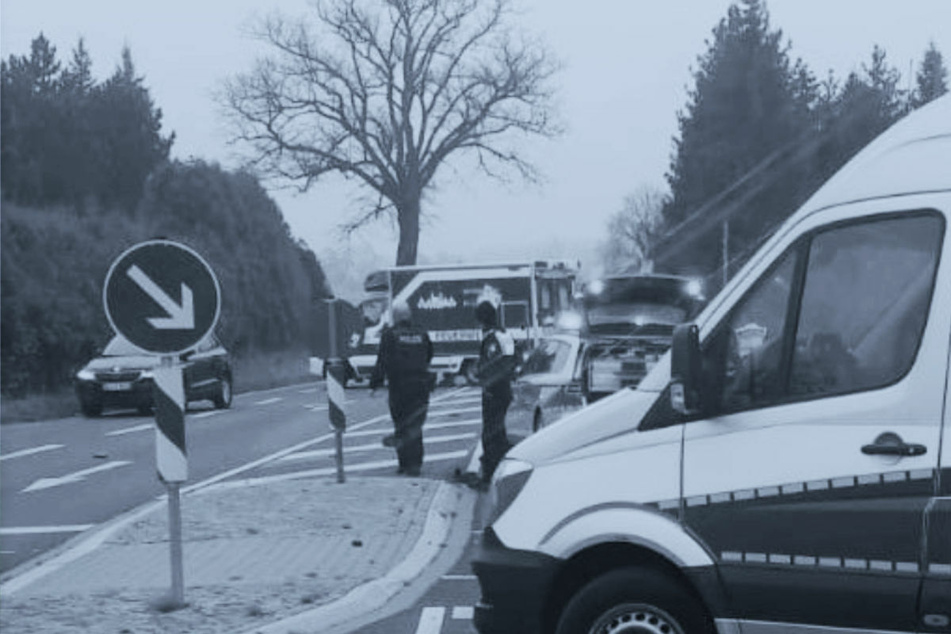 BMW-Fahrer fährt Radler an Ampel um: 70-Jähriger tödlich verletzt