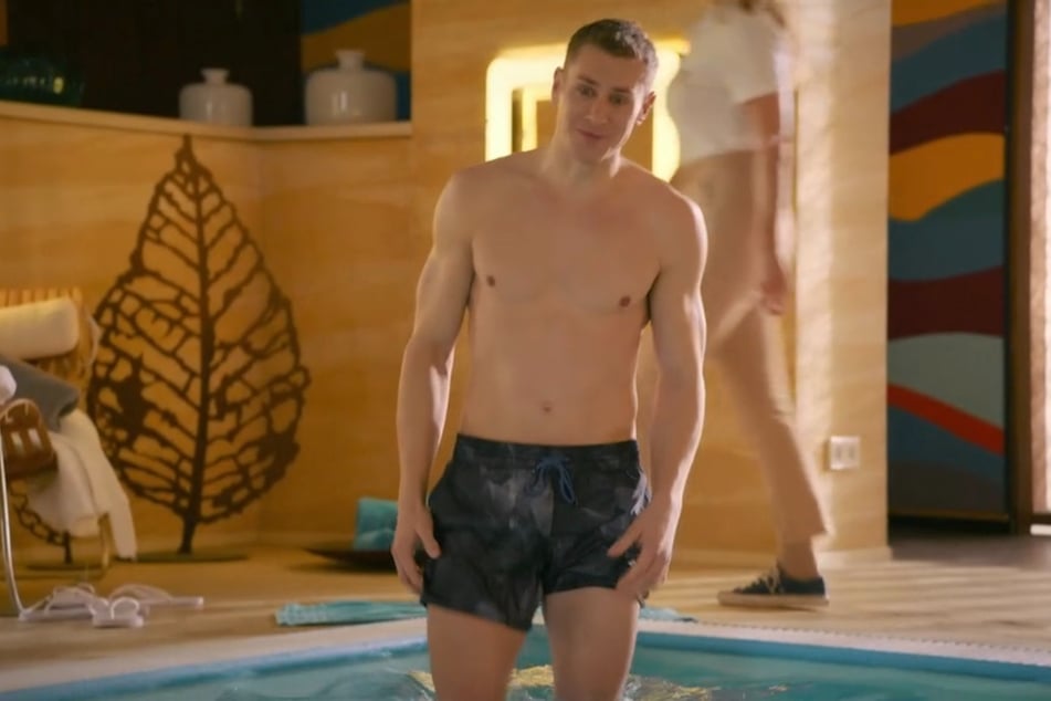 Erster Auftritt von Lukas Sauer (32) als Philipp.