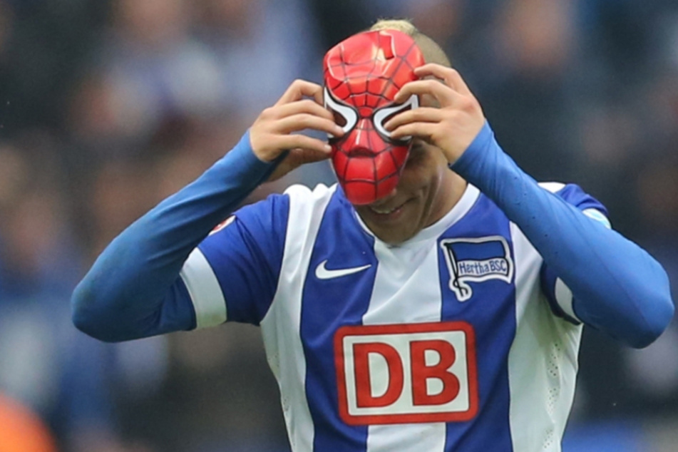 Nach seinem Treffer gegen Schalke präsentierte Ben-Hatira eine Spiderman-Maske.