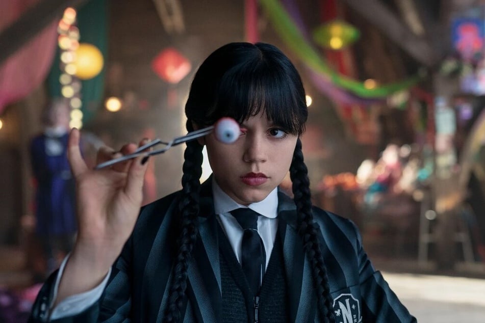 Wo Wednesday (Jenna Ortega, 22) auftaucht, ist Chaos vorprogrammiert.