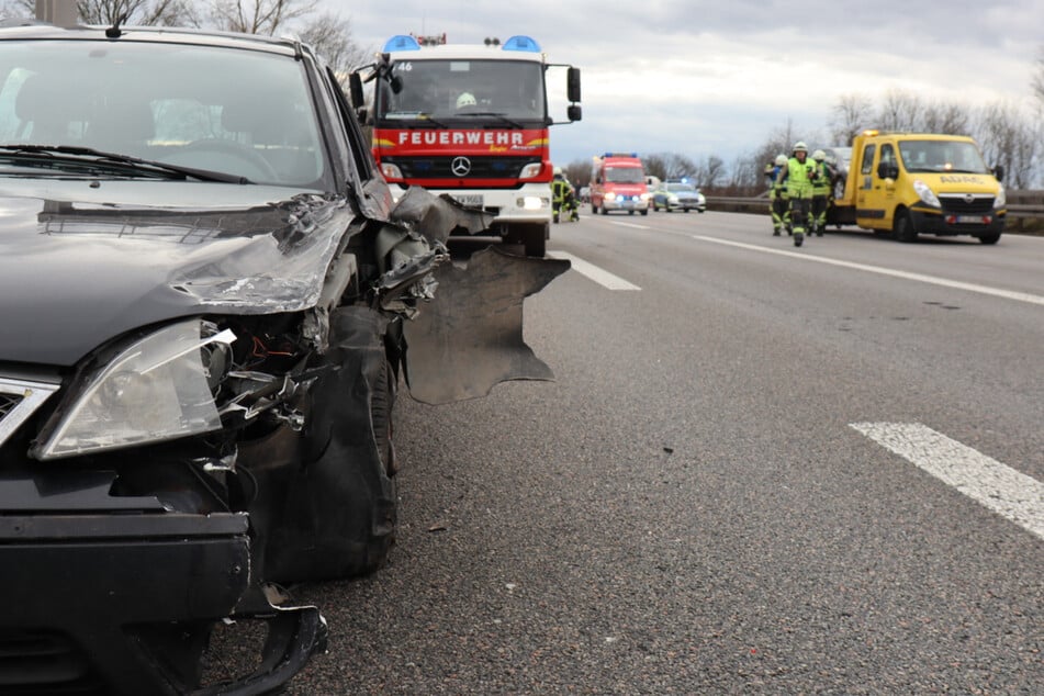 Insgesamt waren drei Fahrzeuge an dem Unfall beteiligt.