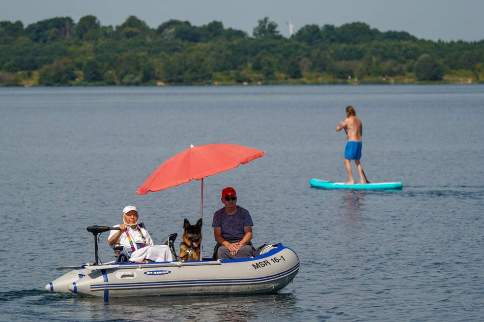 Auf dem Cospudener See dürfen bereits kleine Elektromotorboote mit Gel-Akkumulatoren ohne Einzelgenehmigung betrieben werden. (Archiv)